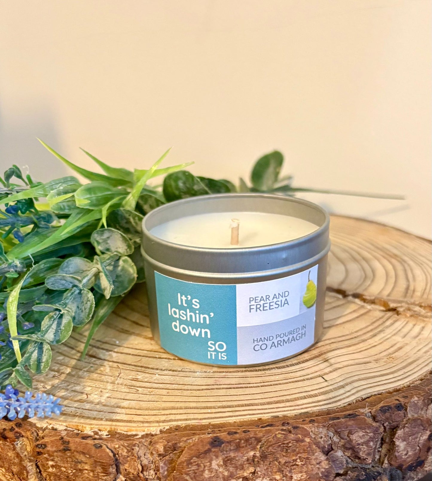 ‘There’s a quare stretch in the evenin’ so there is’ Pear and Freesia, 96g Candle tin